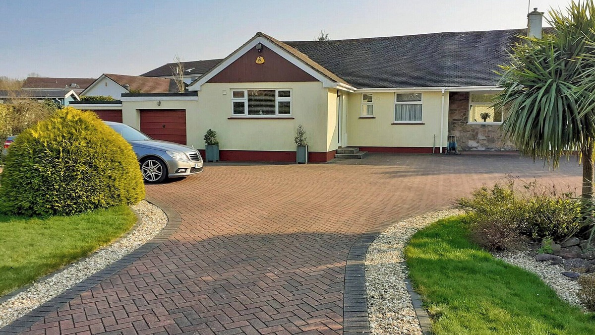 Galmpton Cabin | 1 bedroom accommodation in Churston Ferrers, near Brixham