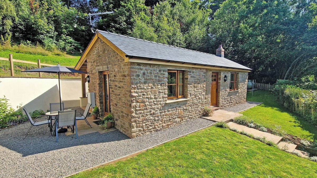 Earlswood Cottage | 1 bedroom accommodation in Earlswood, near Chepstow
