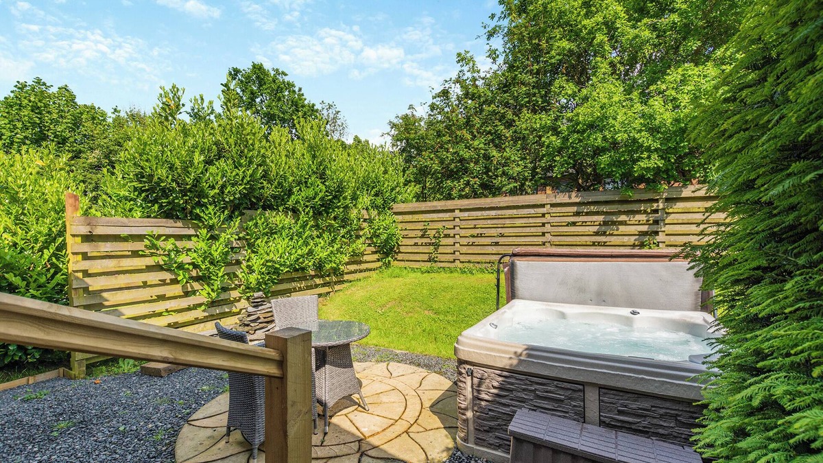 Allithwaite Ski Chalet | 1 bedroom accommodation in Cartmel