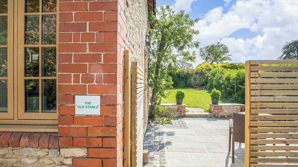 Dursley Cottage | 1 bedroom accommodation in Dursley