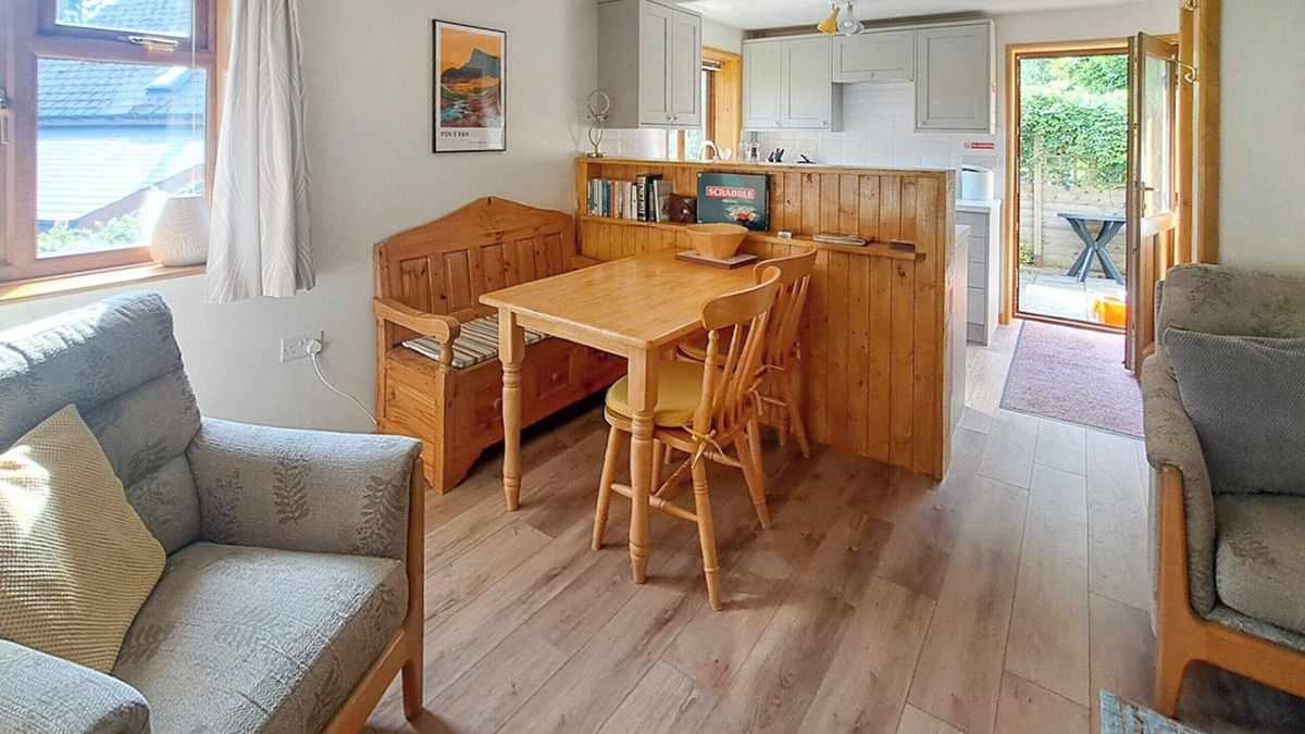 Knighton Cottage | 1 bedroom accommodation in Llanfair Waterdine, near Knighton