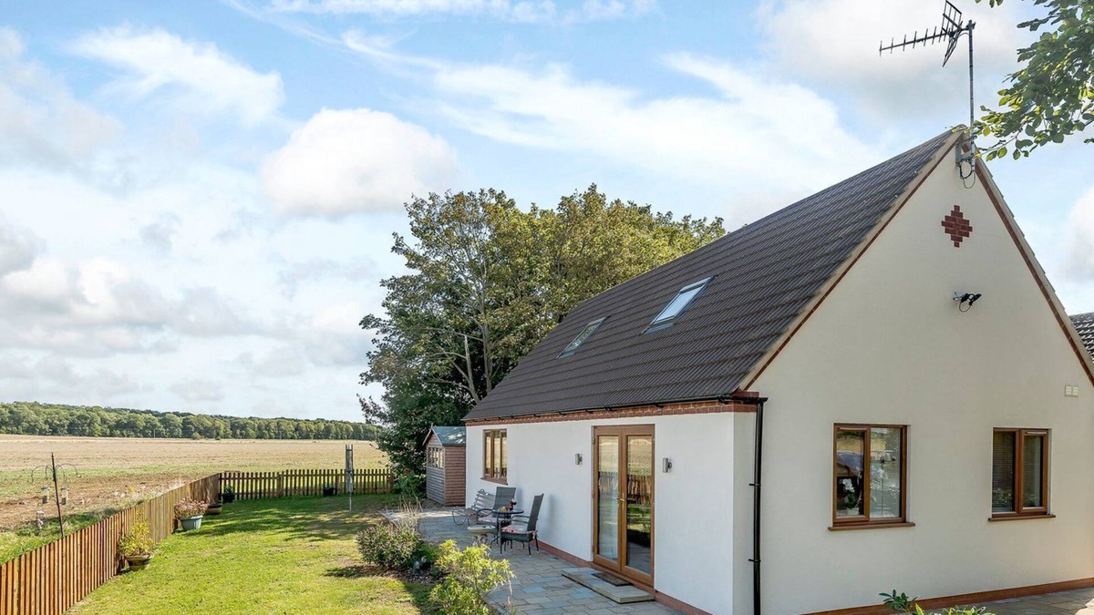 Lincoln Cottage | 1 bedroom accommodation in Dunston, near Lincoln