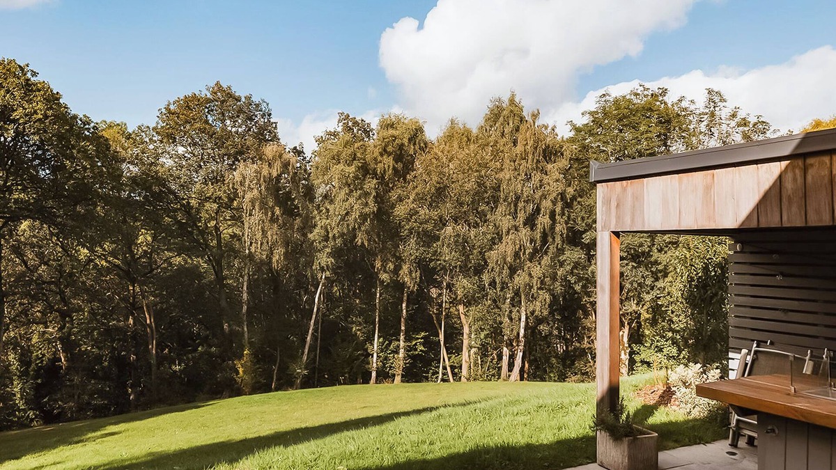 Mochdre Ski Chalet | 1 bedroom accommodation in Mochdre, Newtown