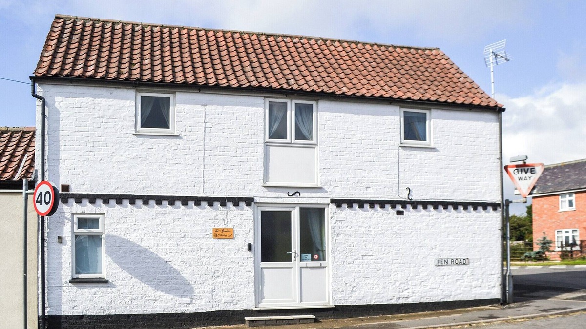 East Kirkby Cottage | 1 bedroom accommodation in East Kirkby, near Horncastle