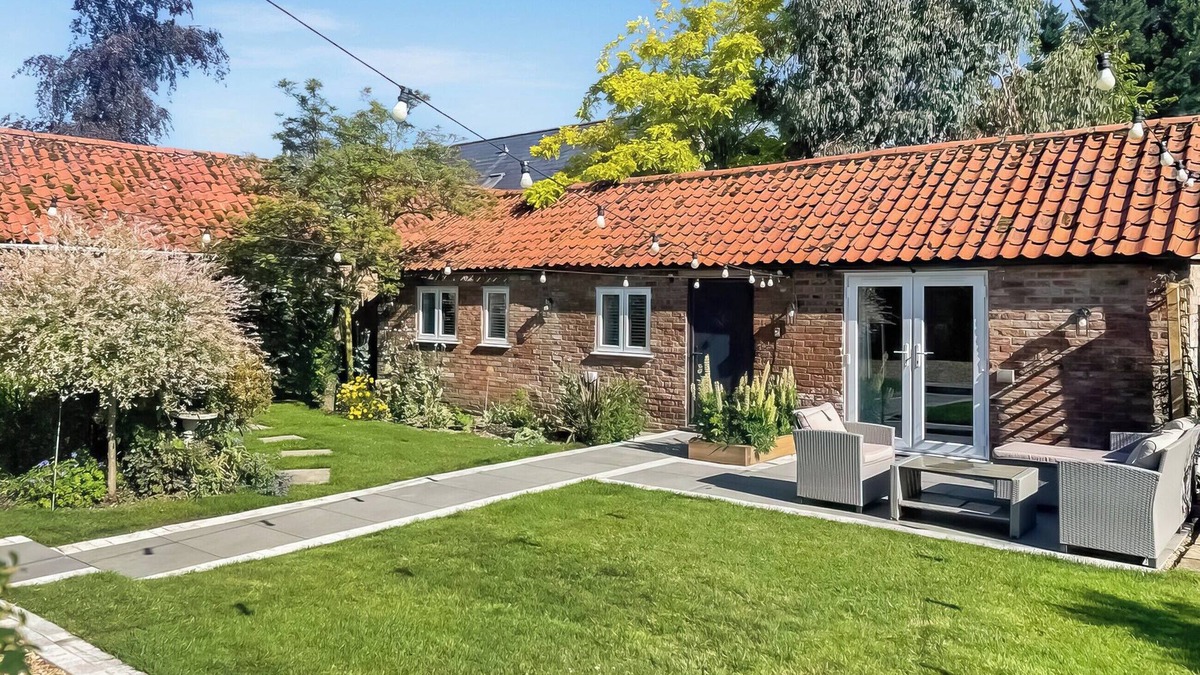 Wisbech Cottage | 1 bedroom accommodation in Gorefield, near Wisbech