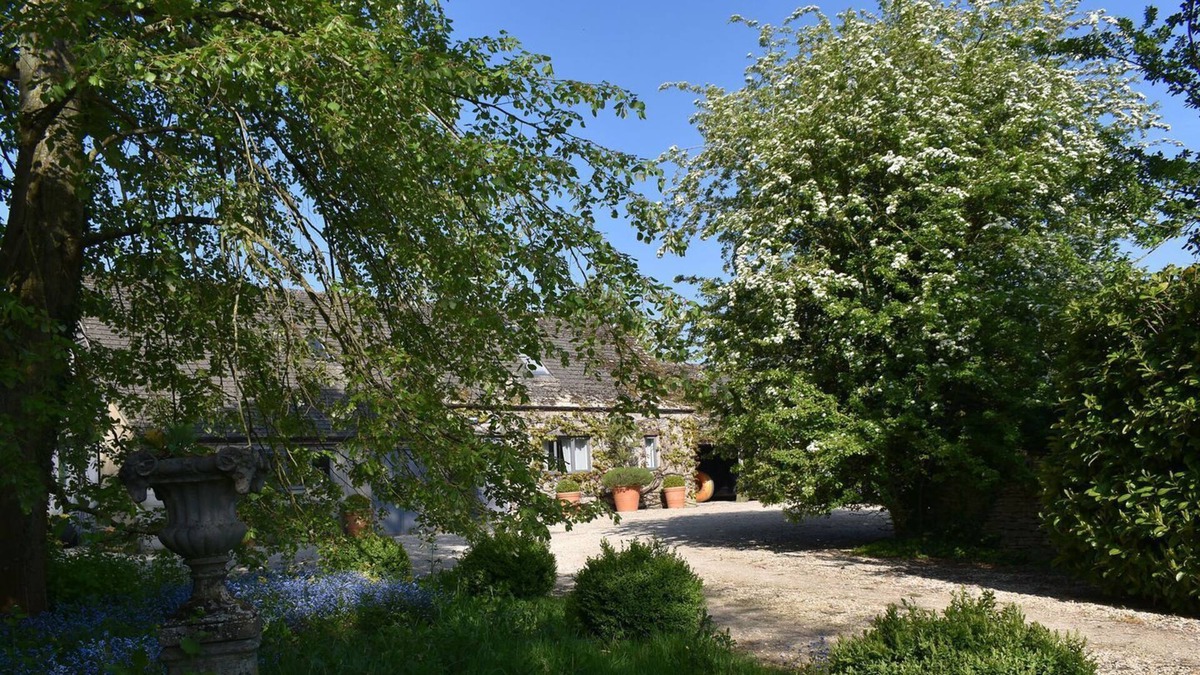 Bampton Cottage | 1 bedroom accommodation in Grafton, Bampton