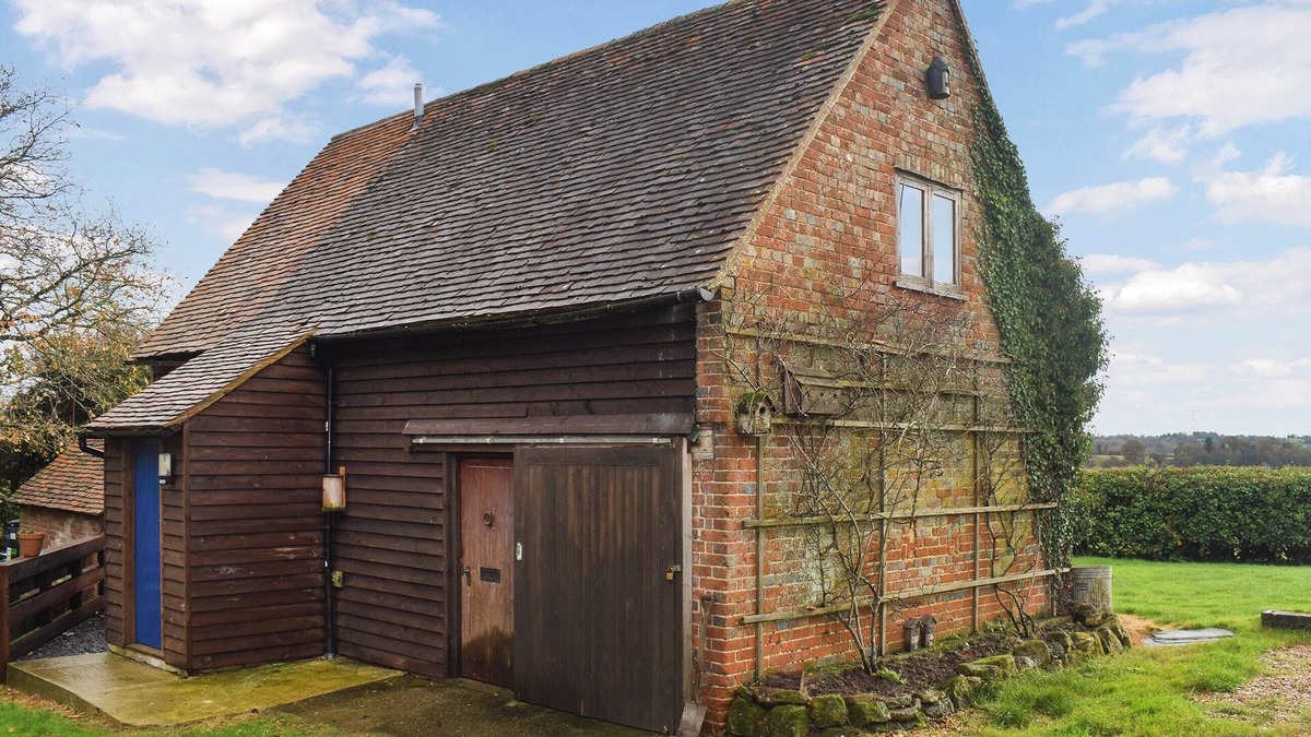 Cowbeech Cottage | 1 bedroom accommodation in Battle