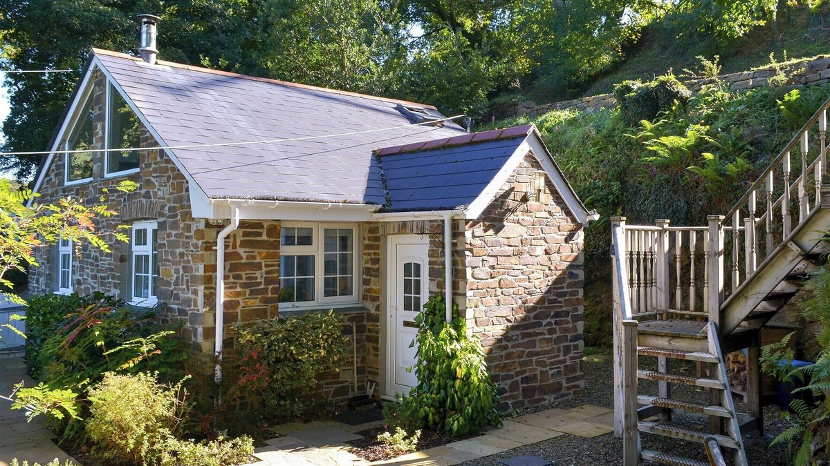 Bodmin Cottage | 1 bedroom accommodation in Polbrock, Washaway