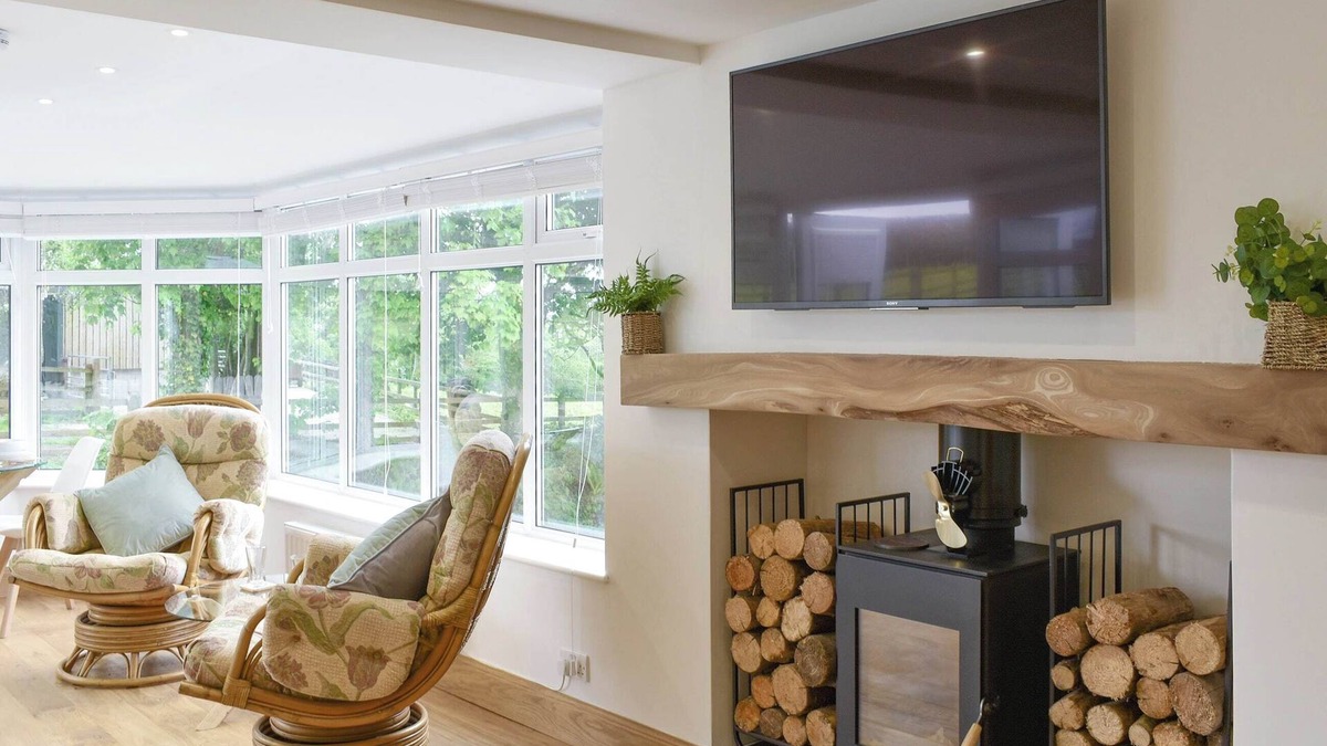 Dinas Cottage | 1 bedroom accommodation in Rhostryfan, near Caernarfon