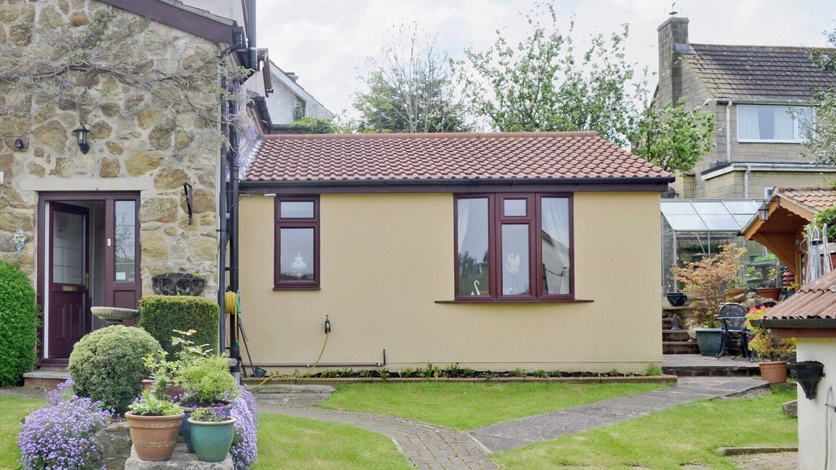 Dursley Cottage | 1 bedroom accommodation in Dursley