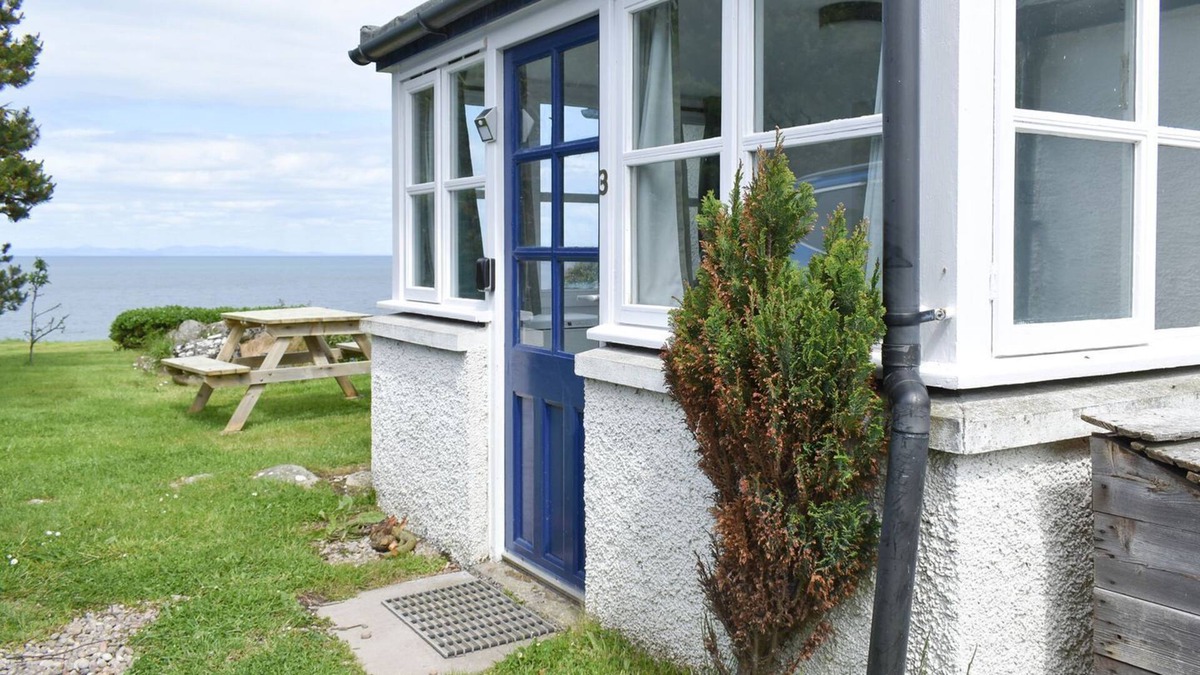 Elgin Cottage | 1 bedroom accommodation in Covesea, near Lossiemouth