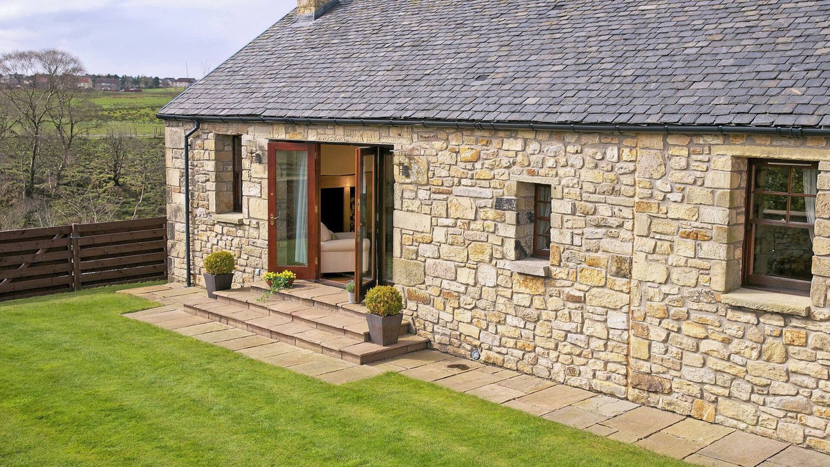 Lanark Cottage | 1 bedroom accommodation in Forth