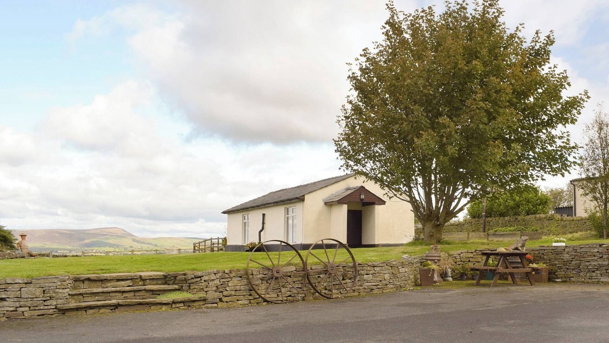 Hapton Cottage | 1 bedroom accommodation in Hapton