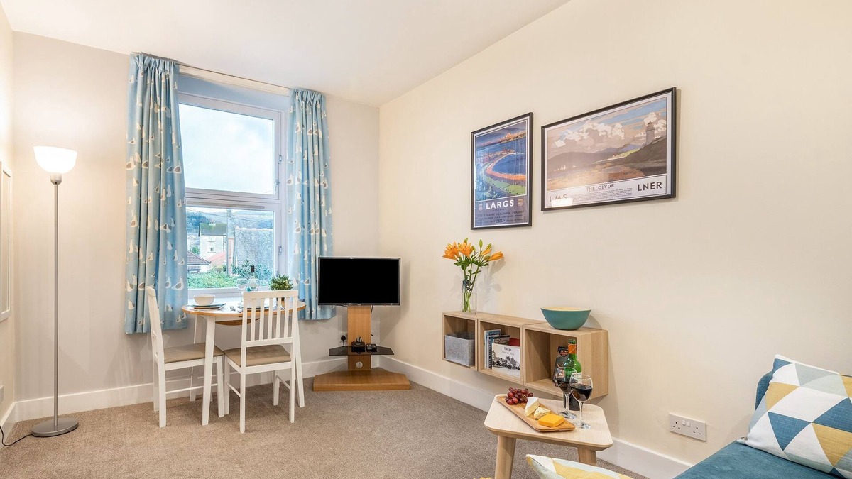 Largs Cottage | 1 bedroom accommodation in Largs
