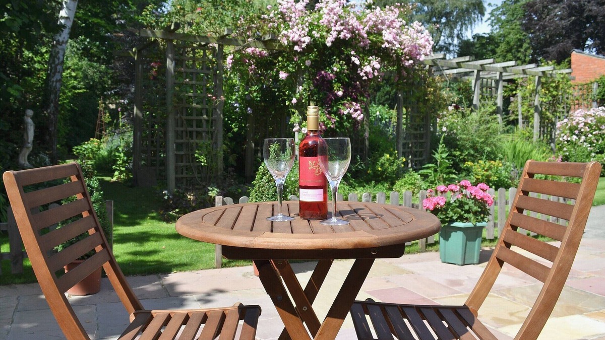Saxilby Cottage | 1 bedroom accommodation in Saxilby, near Lincoln