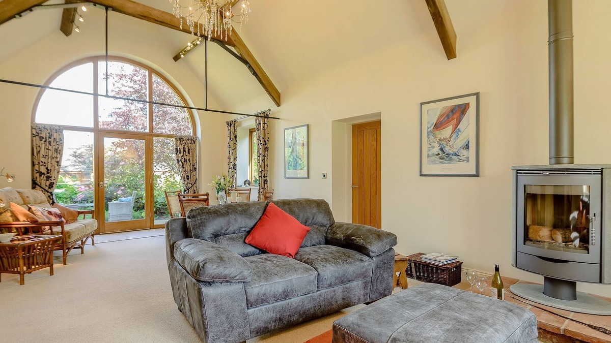 Edwinstowe Cottage | 1 bedroom accommodation in Rufford, near Newark
