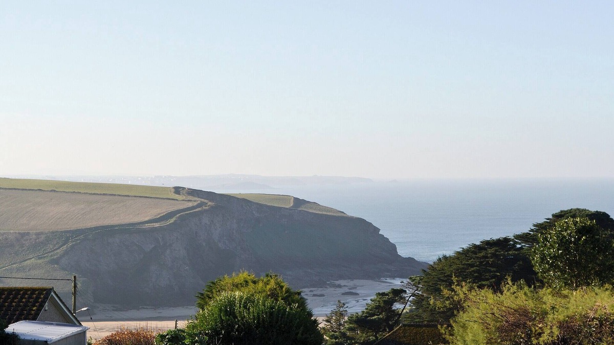 Trenance Cottage | 1 bedroom accommodation in Mawgan Porth, near Newquay