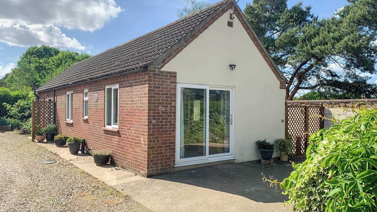 Norwich House | 1 bedroom accommodation in Hevingham, near Norwich