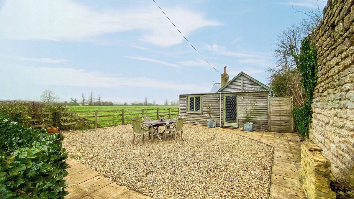 Swindon Cottage | 1 bedroom accommodation in Purton