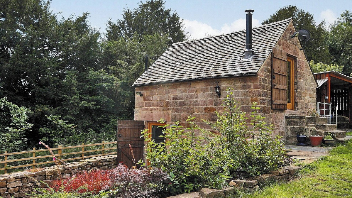 Crich Cottage | 1 bedroom accommodation in Whatstandwell, near Matlock