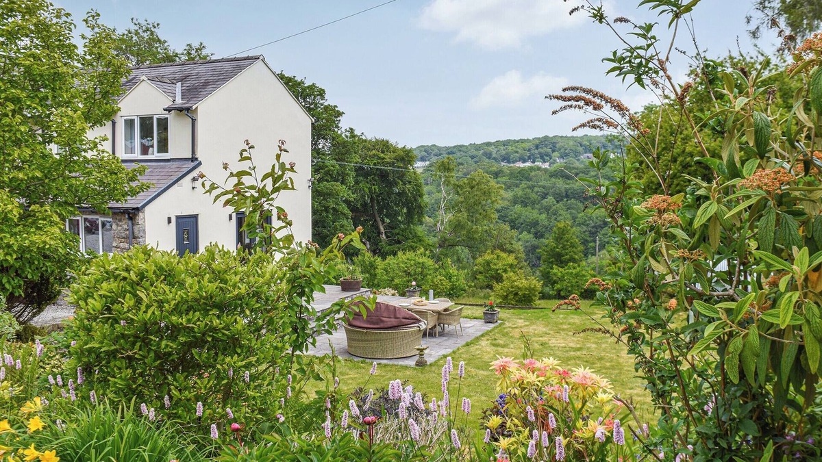 Cilcain Cottage | 1 bedroom accommodation in Cilcain, near Mold