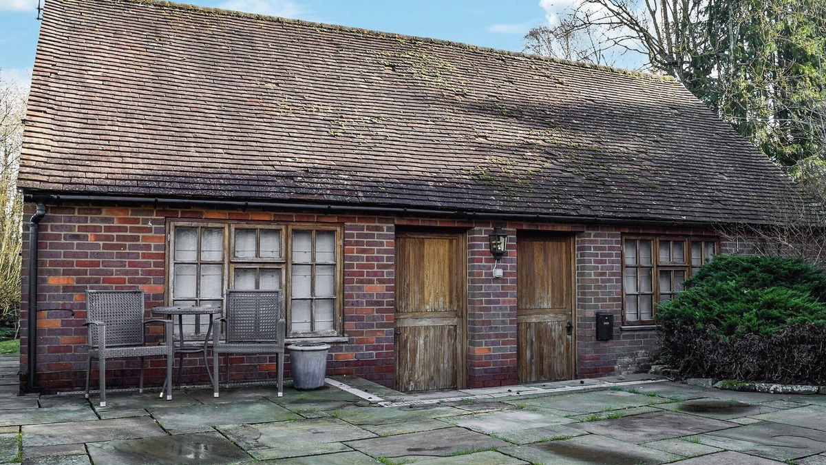 Wooburn Moor Cottage | 1 bedroom accommodation in Penn