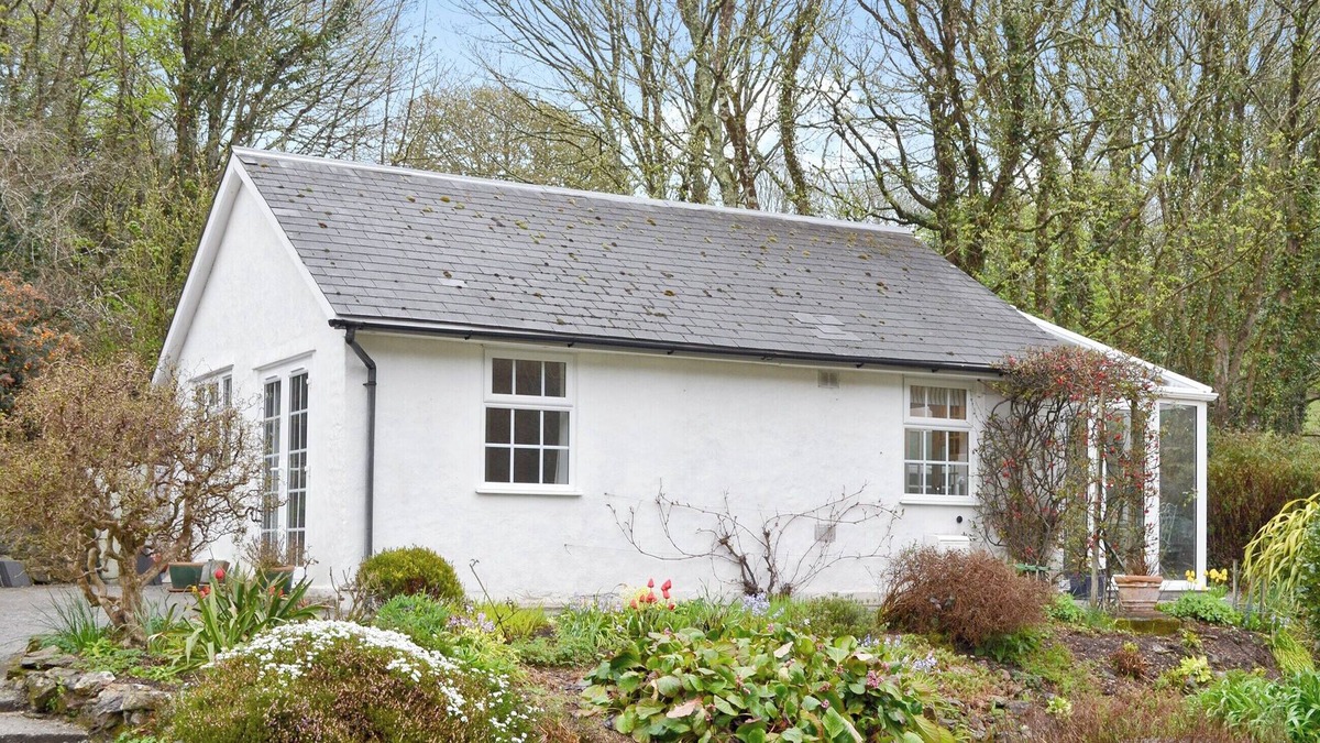 Truro Cottage | 1 bedroom accommodation in Twelveheads Truro, near Redruth