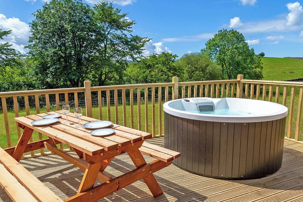 Hutton Rudby Ski Chalet | 1 bedroom accommodation in Hutton Rudby, Yarm