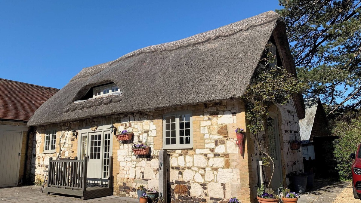 Brighstone Cottage | 1 bedroom accommodation in Brighstone, near Yarmouth