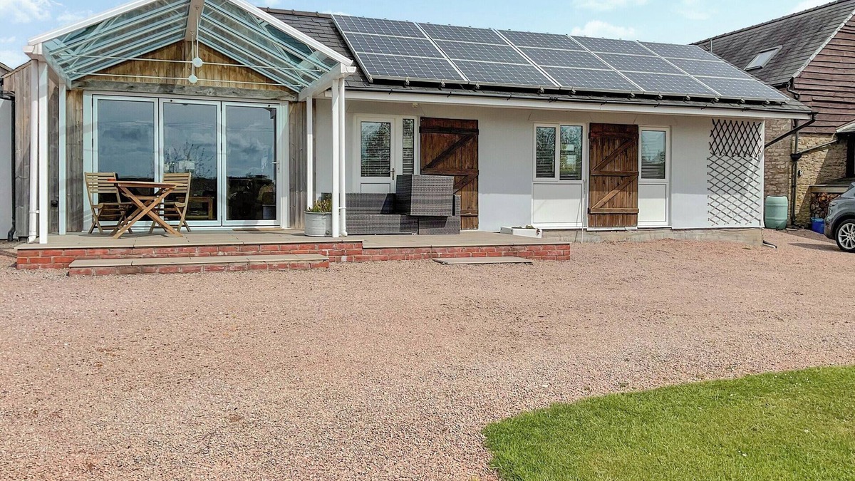 Gwehelog Cottage | 1 bedroom accommodation in Usk