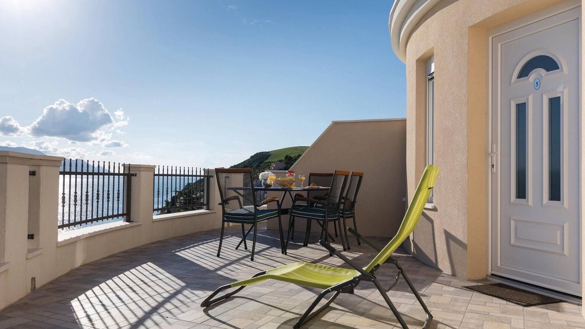 Komarna Apartment | 1 bedroom amazing apartment in Komarna