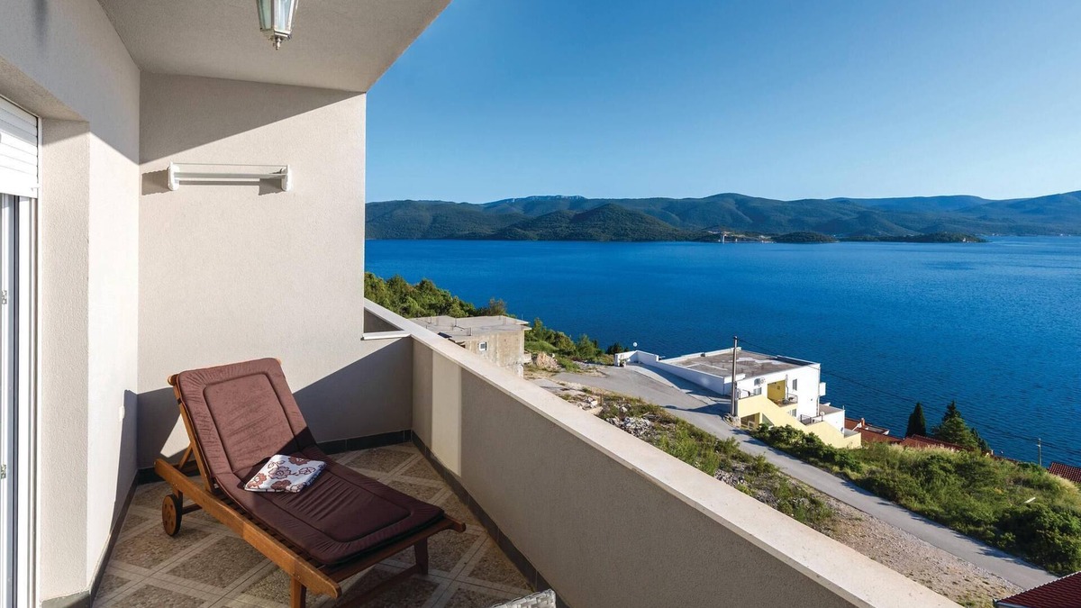 Komarna Apartment | 1 bedroom amazing apartment in Klek
