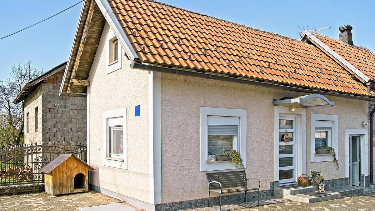 Licko Lesce House | 1 bedroom amazing home in Licko Lesce