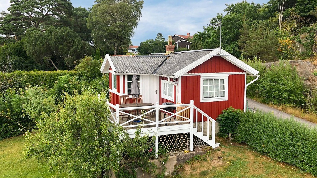 Ljungskile House | 1 bedroom amazing home in Ljungskile
