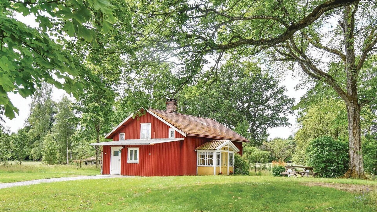 Sorbo House | 1 bedroom amazing home in Brålanda
