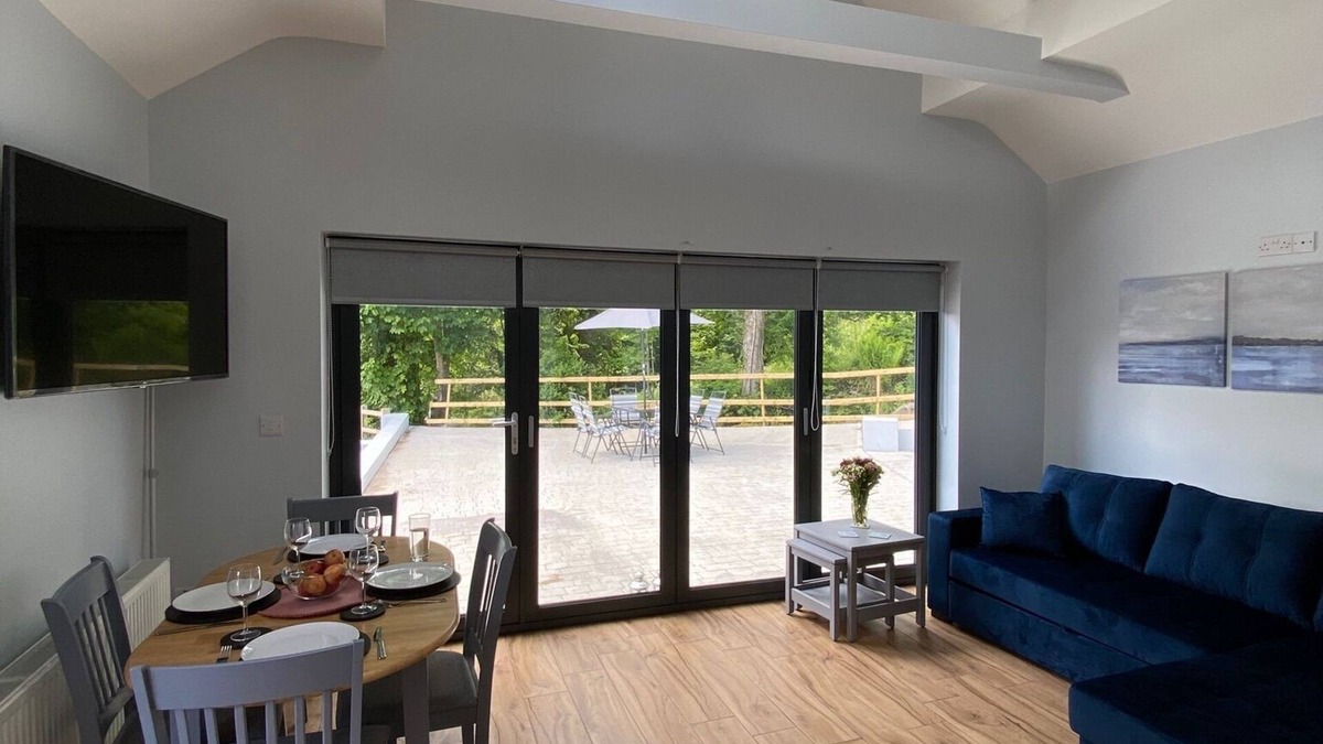 Clonmany Apartment | 1 Bedroom Annex @ The Old Parochial House
