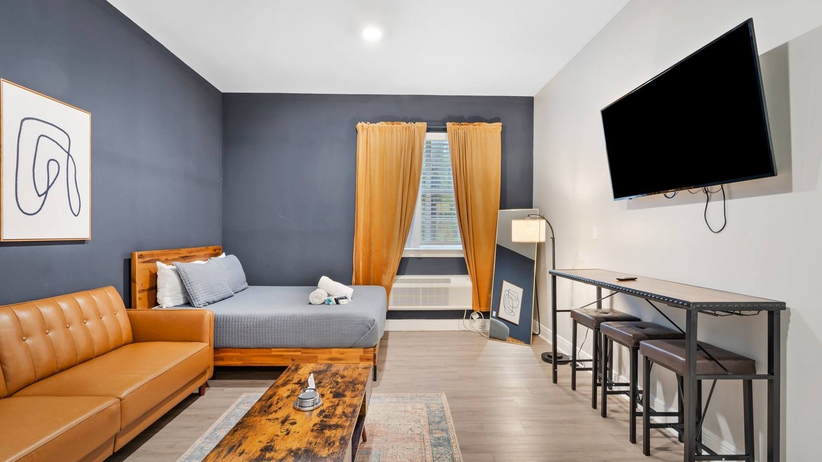 Grand Bay Apartment | 1 Bedroom Apartment at Oak + Fountain - #9