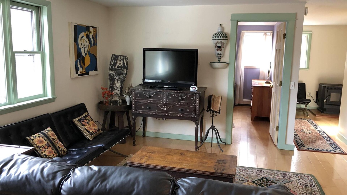 Freeport Apartment | 1 bedroom apartment beautiful location on pond in South Freeport