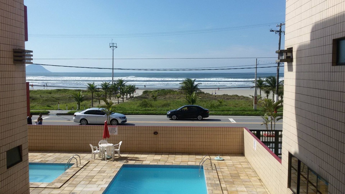 Boraceia Apartment | 1 bedroom apartment front of building to the sea. Boracéia Beach