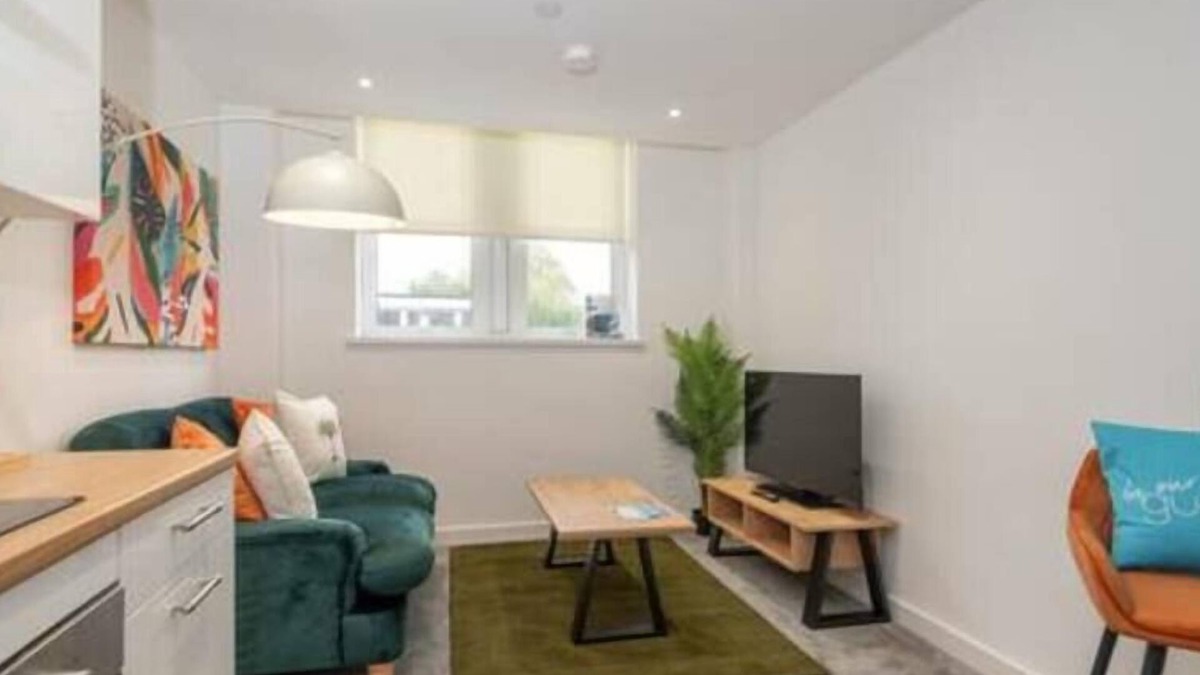 Wakefield Apartment | 1 Bedroom Apartment Thornhill