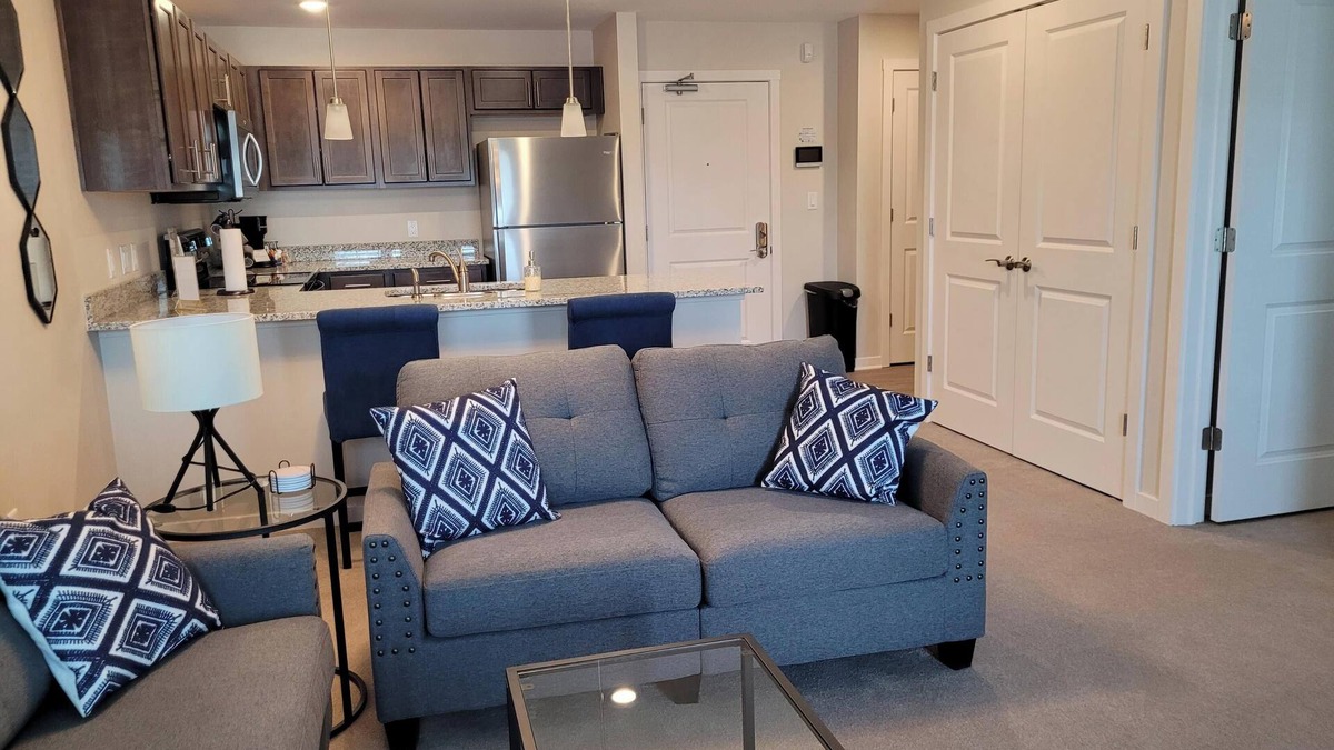 Fenton Apartment | 1-Bedroom apartment in Fenton, MI with Wi-Fi, Fitness Center, & in-unit Laundry!