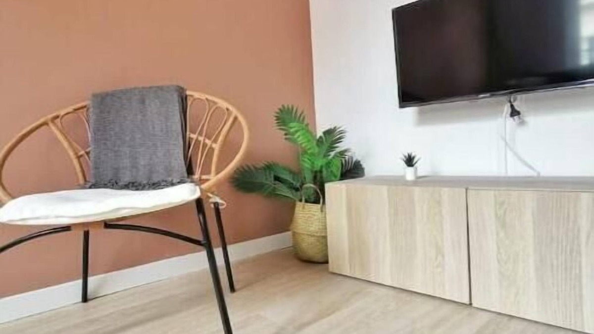 Loison-sous-Lens Apartment | 1 Bedroom Apartment in Lens