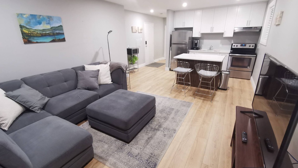 South London Apartment | 1-bedroom apartment in quaint Wortley Village, London