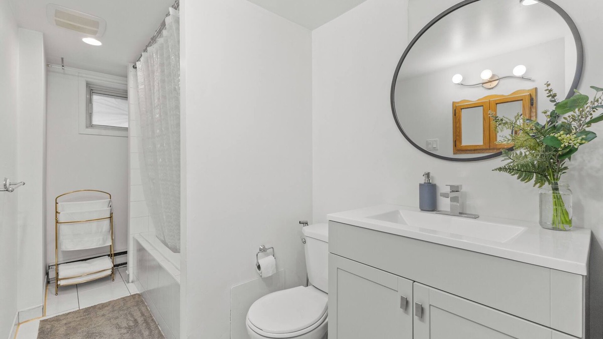 Anjou House | 1 Bedroom Apartment-Near Metro Station