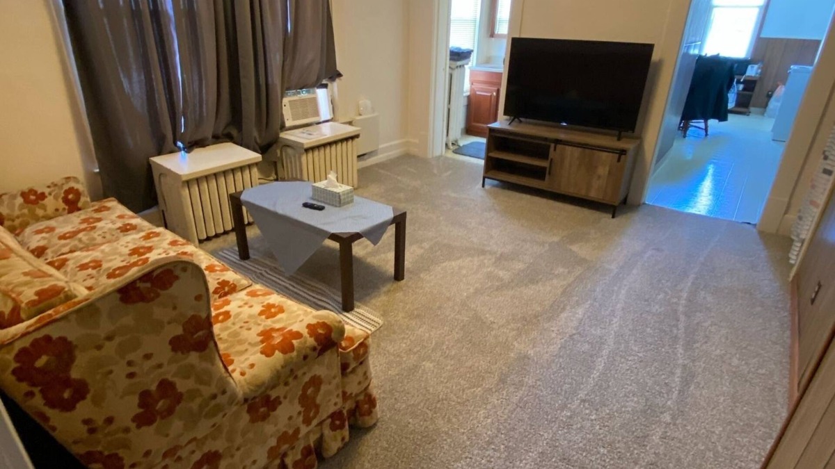 Robinson Apartment | 1 Bedroom Apartment Near Marathon and Hershey