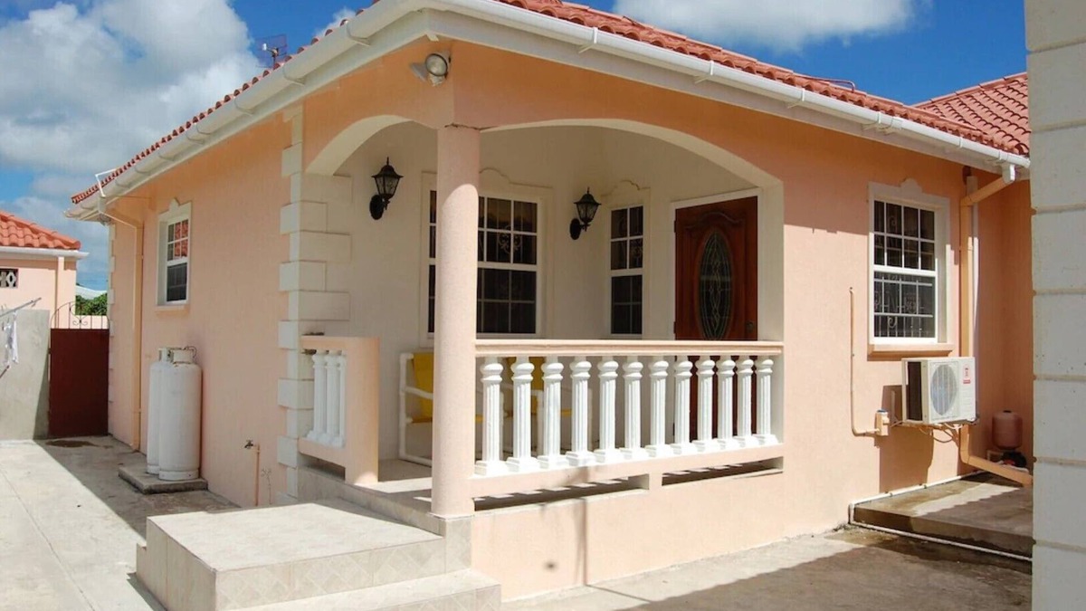 Silver Sands Apartment | 1 BEDROOM APARTMENT Plover Court Apartments