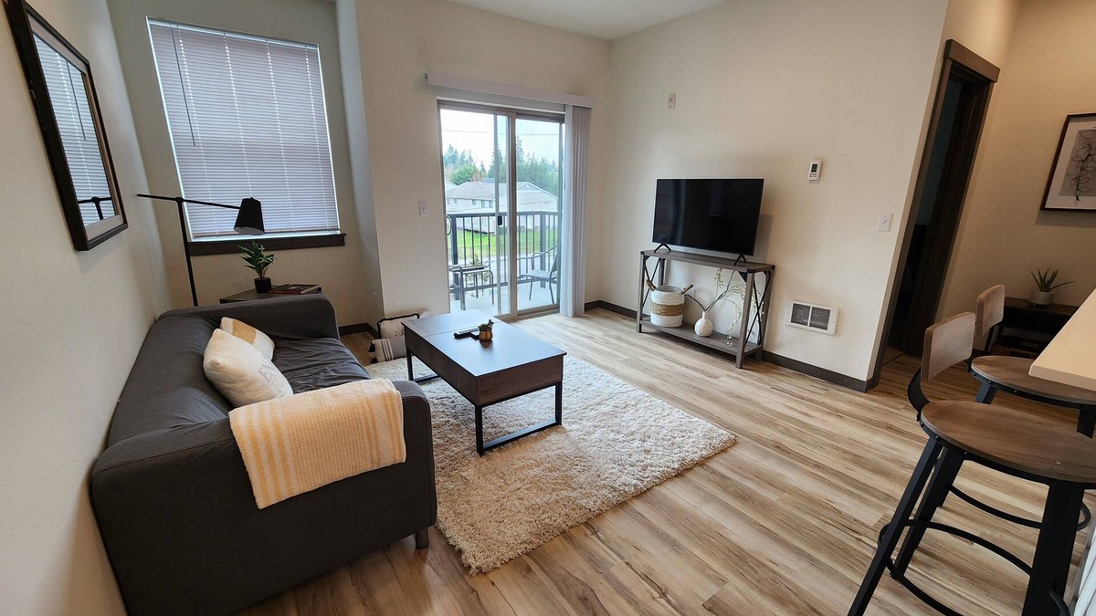 South Hill Apartment | 1-bedroom Apt. 305 w/free parking - New Building