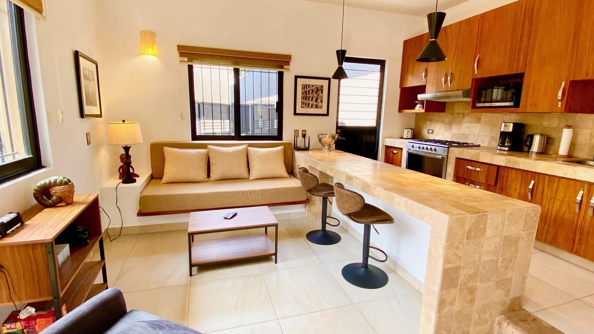San Antonio Tlayacapan House | 1 Bedroom Beautifully Renovated Guest House in Ajijic - Walk to Everything