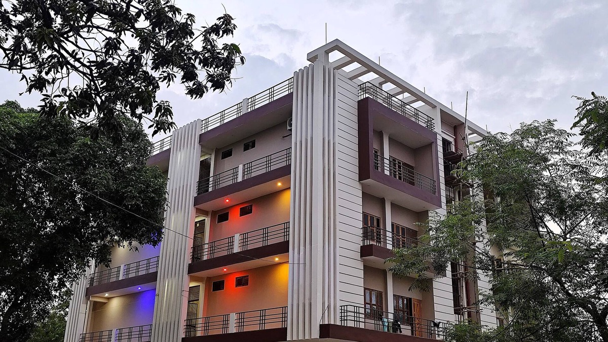Varanasi Apartment | 1-bedroom bed & breakfast in lovely Varanasi with AC