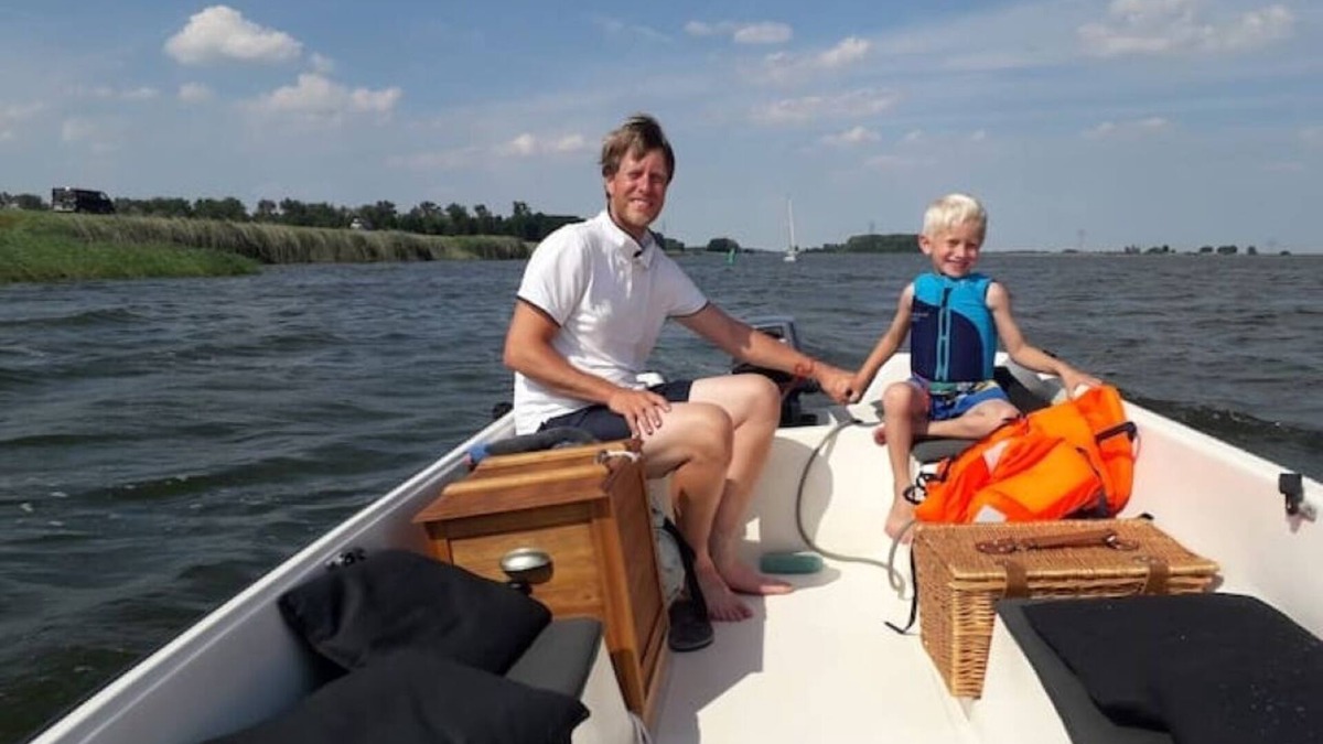 Oosterwolde Cabin | 1 bedroom cabin in oosterwolde